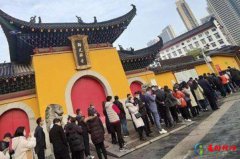 <b>全国香火最旺寺庙排名榜,国内十大香火旺的寺庙</b>