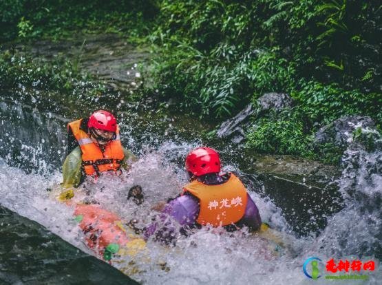 漂流眼睛进水怎么办？漂流坐哪个位置最安全？