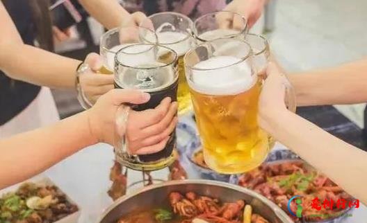 醉酒吃什么东西能好受一点 醉酒吃什么药解酒最快