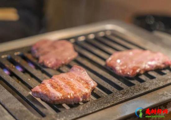 朝鲜十大美食排行榜，冷面凉爽酸辣、土豆糕很有当地特色