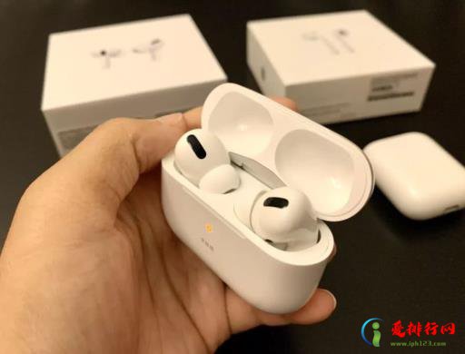 为什么airpods2开盖没弹窗？airpods盒子关上耳机还连着的是怎么回事