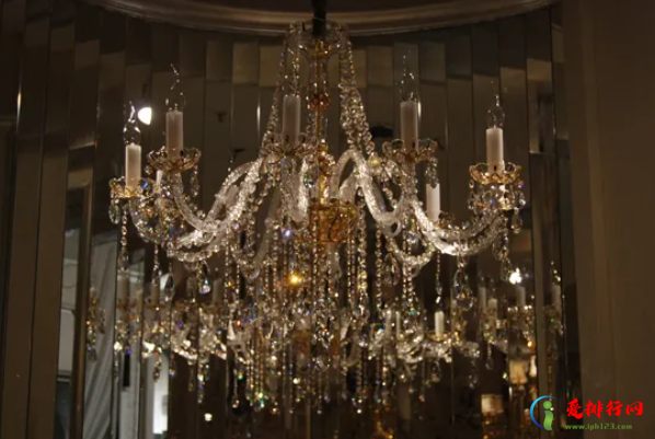 水晶灯品牌十大排名 客厅水晶吊灯哪个品牌好